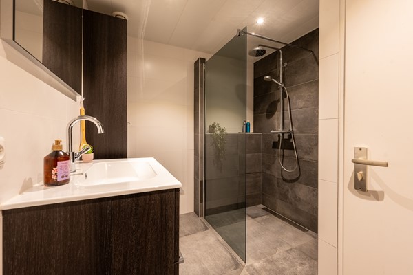 Medium property photo - Lokkertsemolenweg 48, 3194 WC Hoogvliet Rotterdam